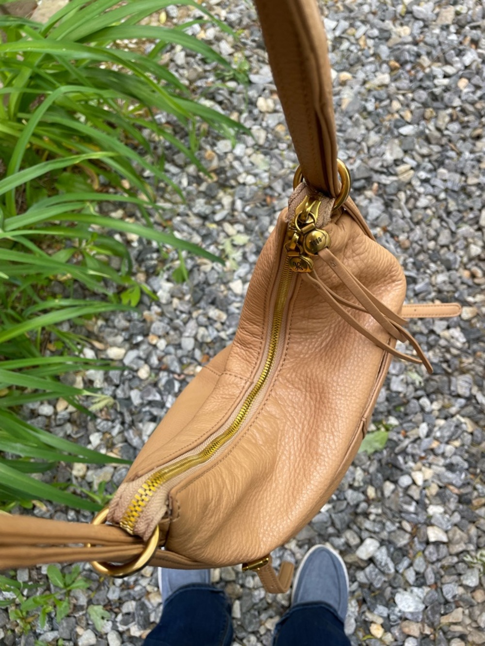 HOBO Merrin Convertible Leather Bucket Backpack to Shoulder Bag - Picture 7 of 14